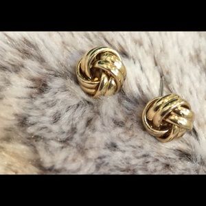 Gold knot earrings.